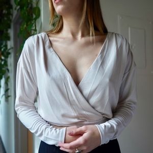 Grey Cropped Long Sleeved V-Neck Blouse